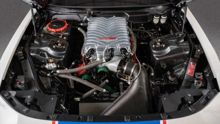 Dodge Charger resgata o motor V8, mas com restrições