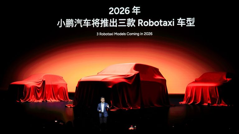 Xpeng revela robô humanoide e carro voador de seis lugares
