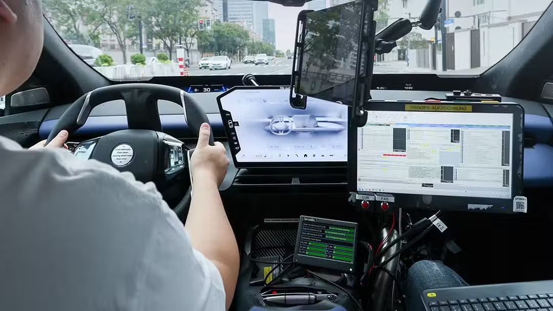 BMW iX3 chinês estreia sistema de condução inteligente desenvolvido com a Momenta