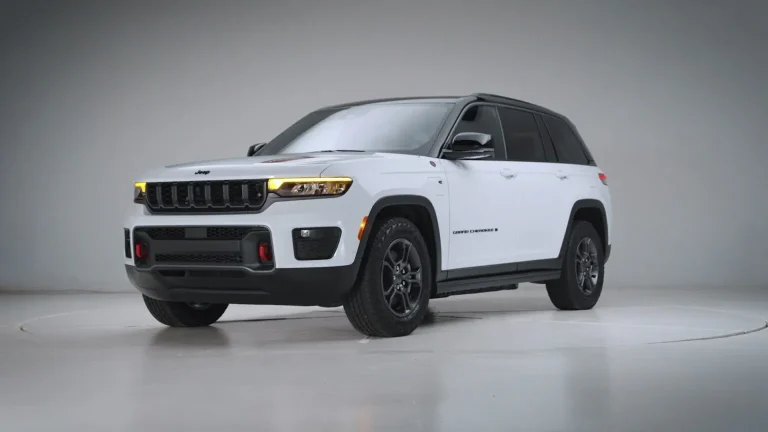 Jeep convoca recall de 375 mil SUVs por risco de incêndio