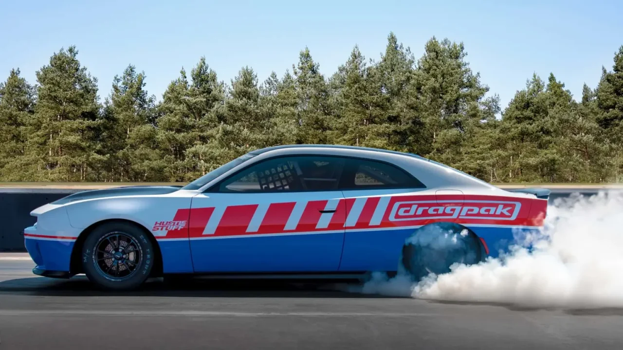 Dodge Charger resgata o motor V8, mas com restrições