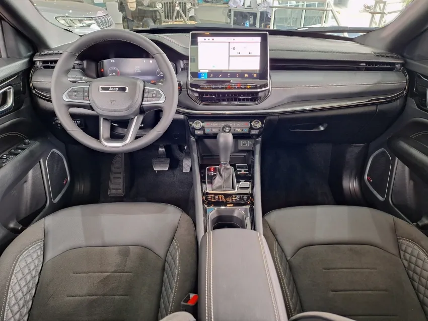 Preço do Jeep Compass Sport 2026 é reduzido em R$ 32.094 para PcD em novembro