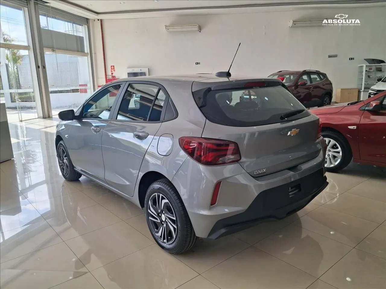 Novo líder em novembro: Chevrolet Onix ultrapassa a Fiat Strada nas vendas