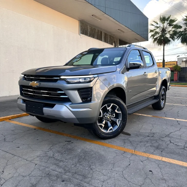 Chevrolet S10 assume liderança folgada no início de dezembro e deixa Toyota Hilux para trás