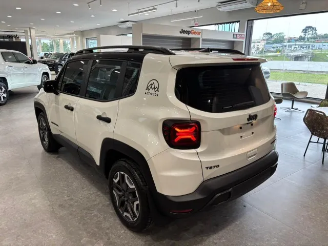 Jeep corta R$ 27.170 do preço do Jeep Renegade Altitude 2026 para PcD em novembro