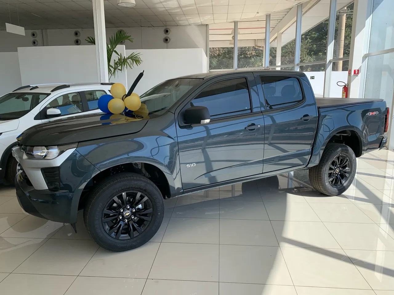 Chevrolet S10 assume liderança folgada no início de dezembro e deixa Toyota Hilux para trás