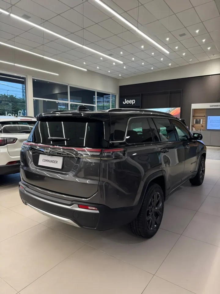 Jeep Commander bate recorde histórico de vendas em outubro com alta de 31%