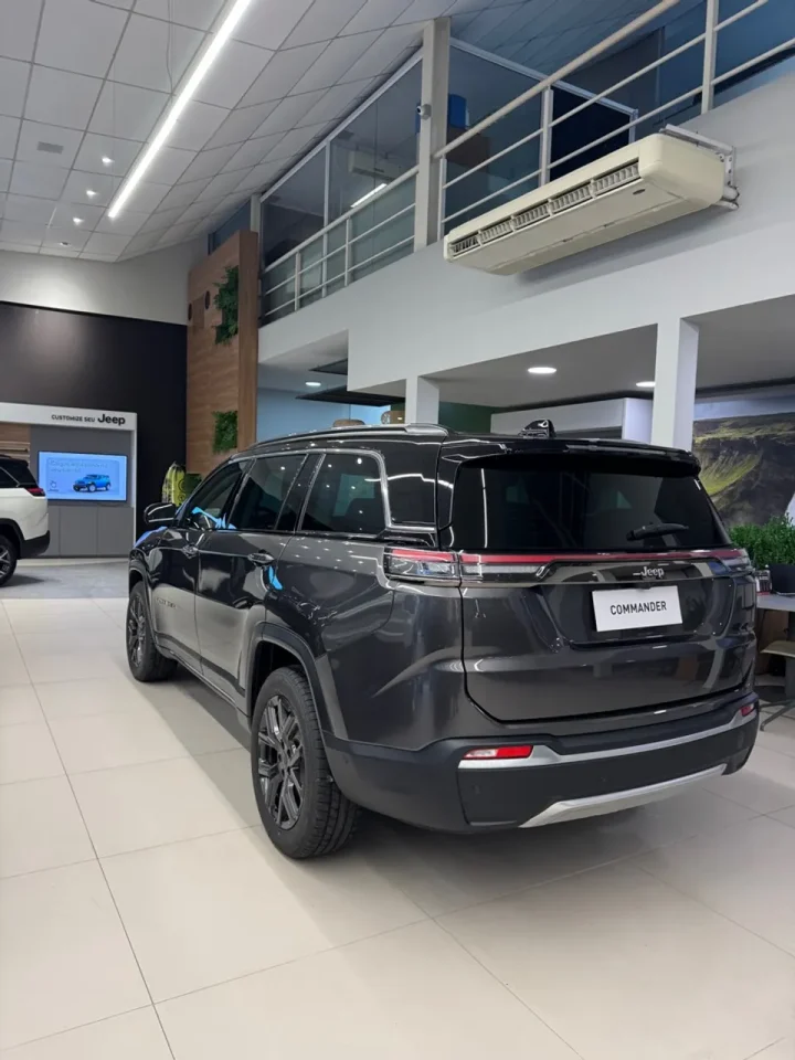Jeep Commander bate recorde histórico de vendas em outubro com alta de 31%