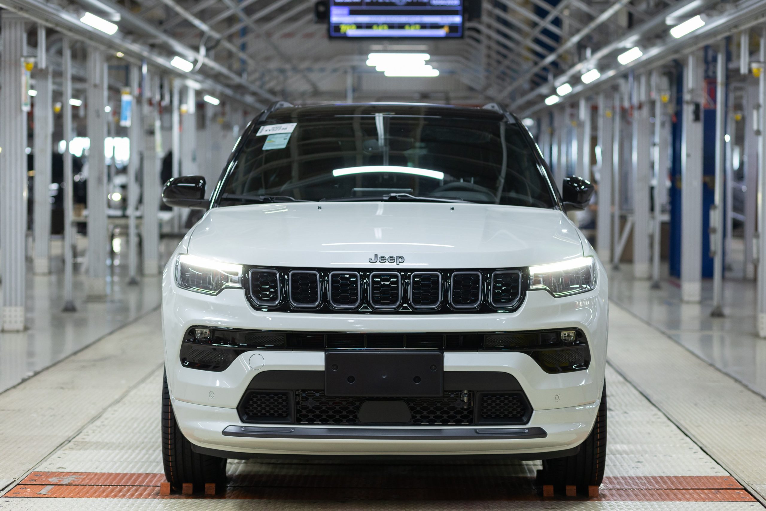 Jeep Compass atinge marca de 600 mil unidades produzidas no Brasil
