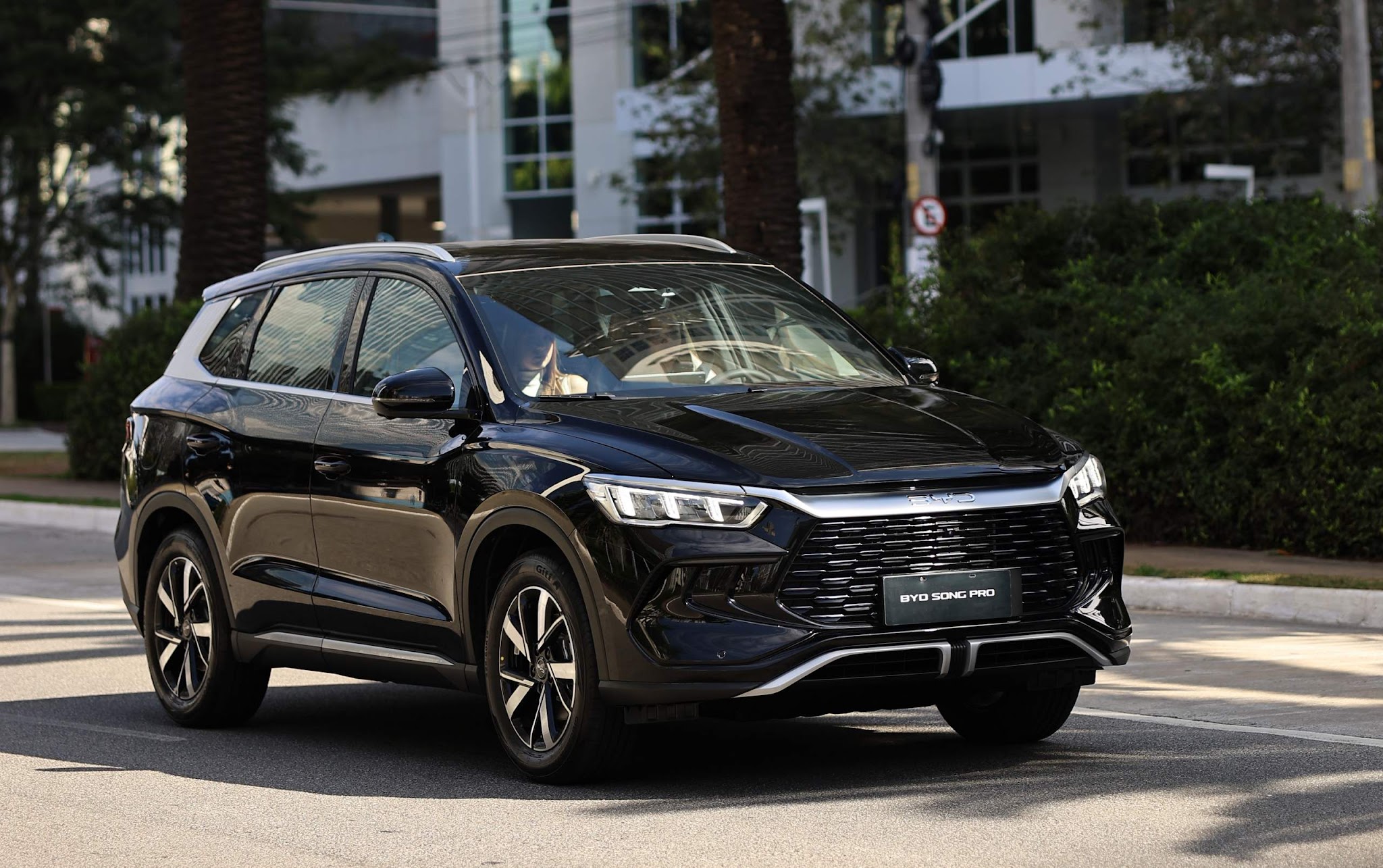 BYD corta R$ 42.000 do preço do Song Pro GL 2026 para PcD em novembro