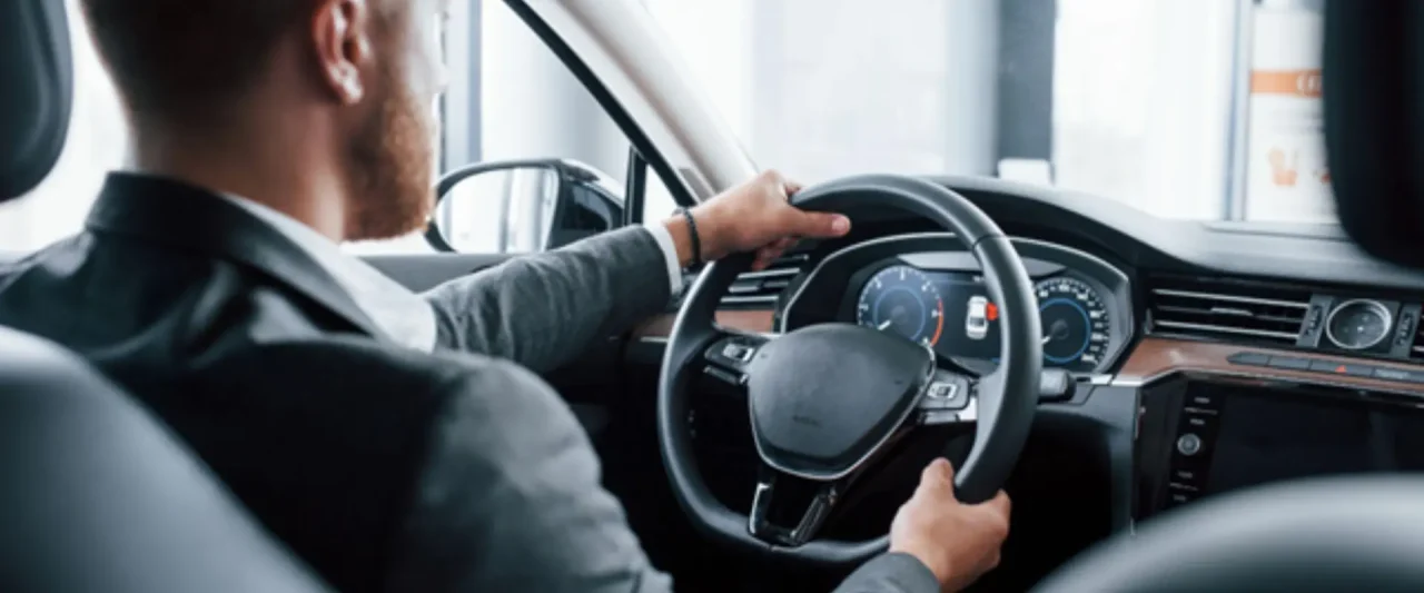 Como funciona a direção assistida? Veja o que realmente muda ao volante