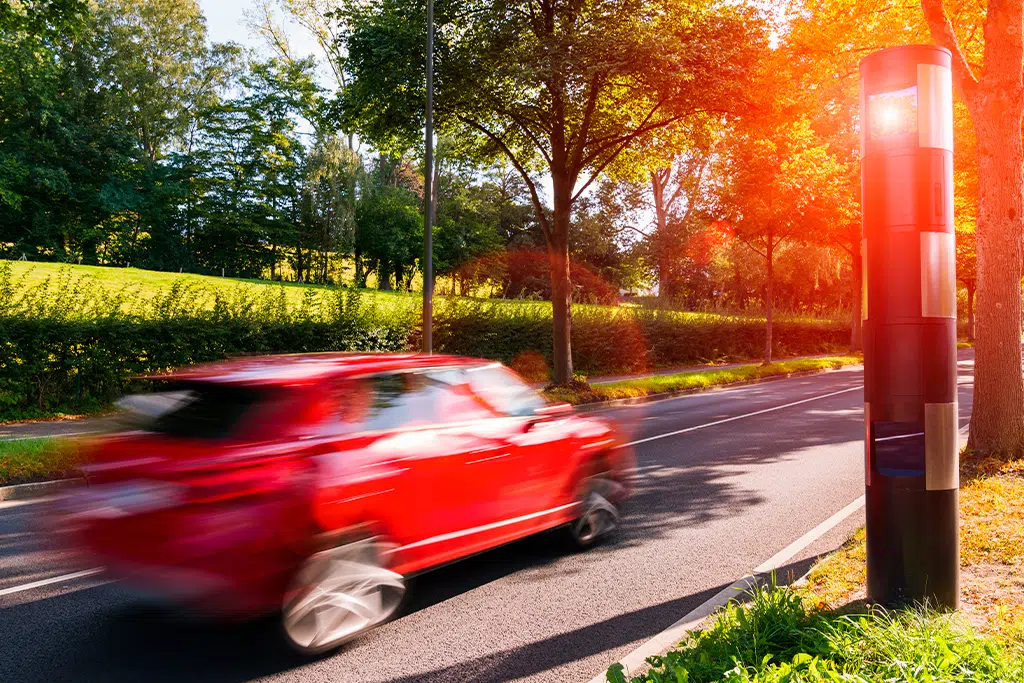 Como funciona o radar de velocidade? Entenda e evite surpresas na estrada