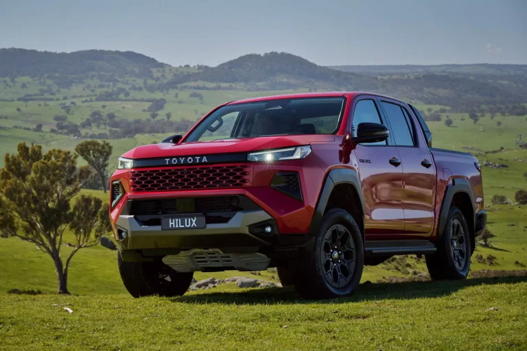 Nova geração de Toyota Hilux chega ao Brasil só em 2027