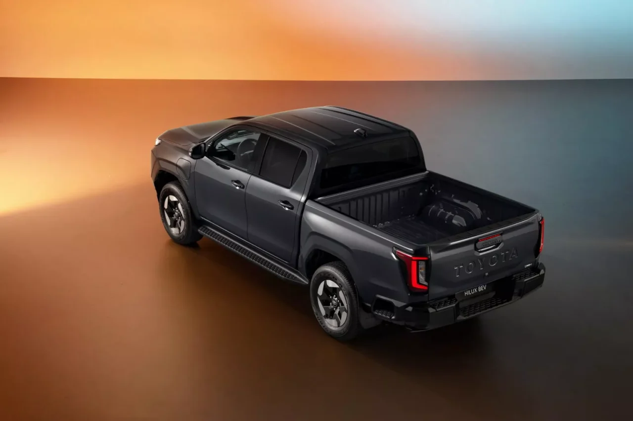 Toyota garante Hilux elétrica “acessível”, mas preço deve seguir alto
