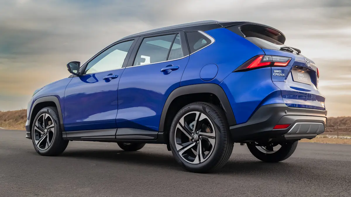 Toyota Yaris Cross chega ao Brasil com versão híbrida flex e preços a partir de R$ 161.390