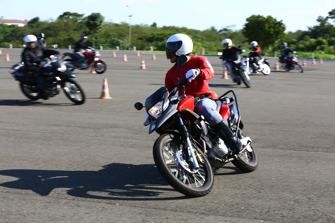 Capacete de moto tem prazo de validade? Veja quando ele pode virar multa