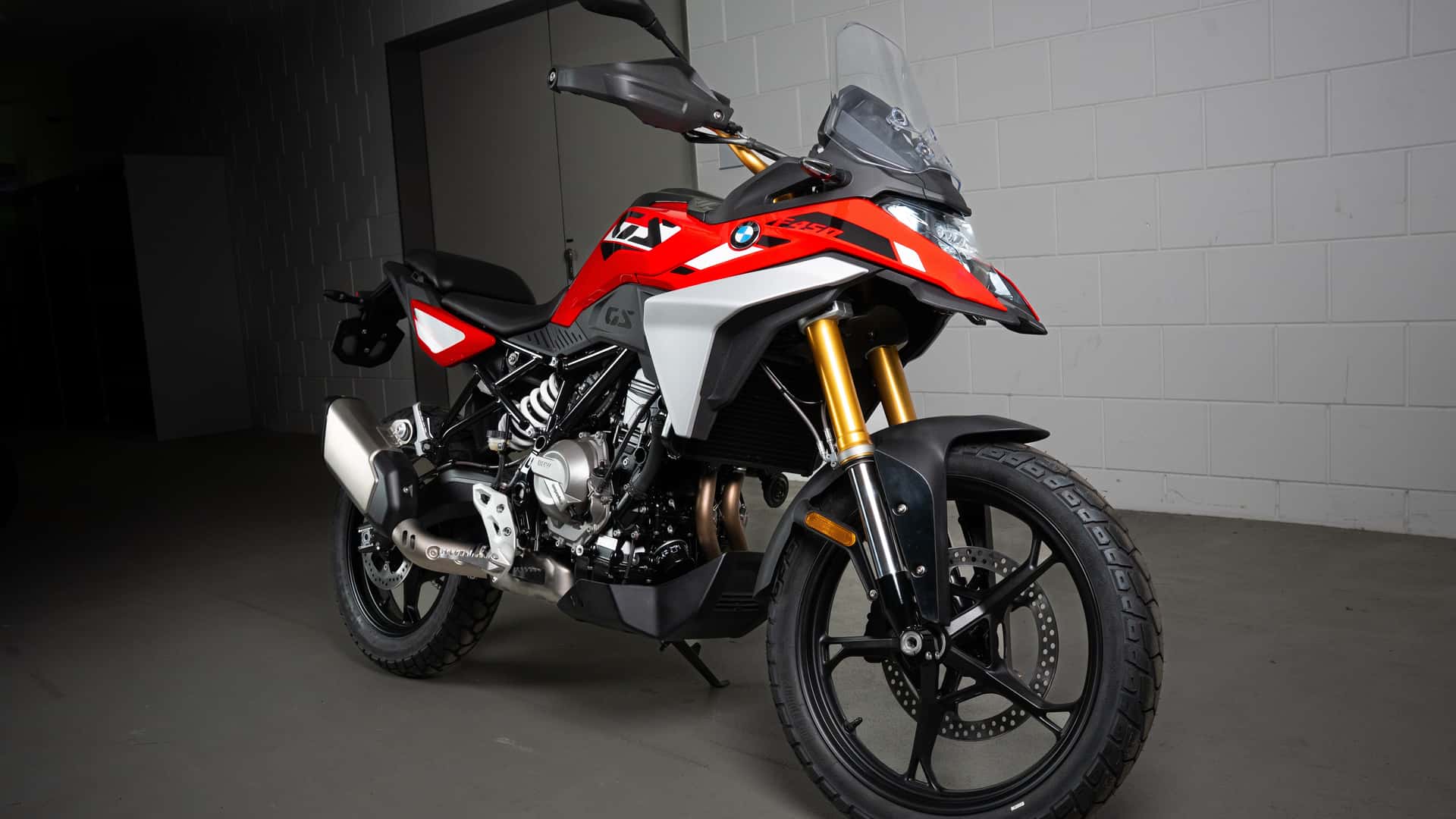 BMW apresenta a nova F 450 GS com 48 cv e câmbio automático