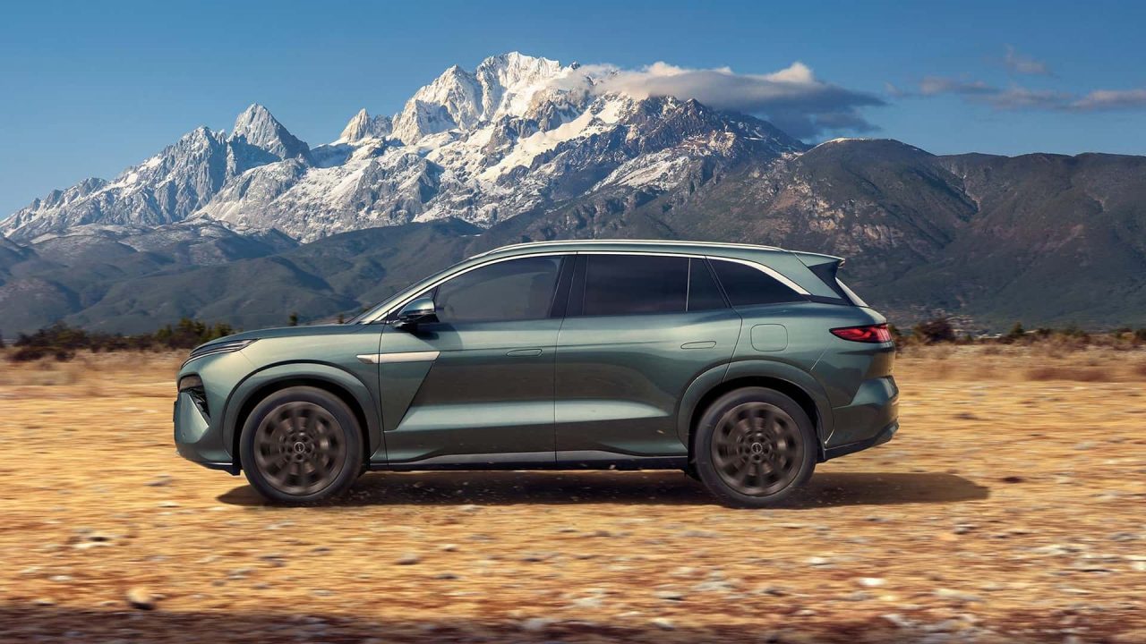 BYD Atto 8 é confirmado no Brasil e já tem previsão de lançamento