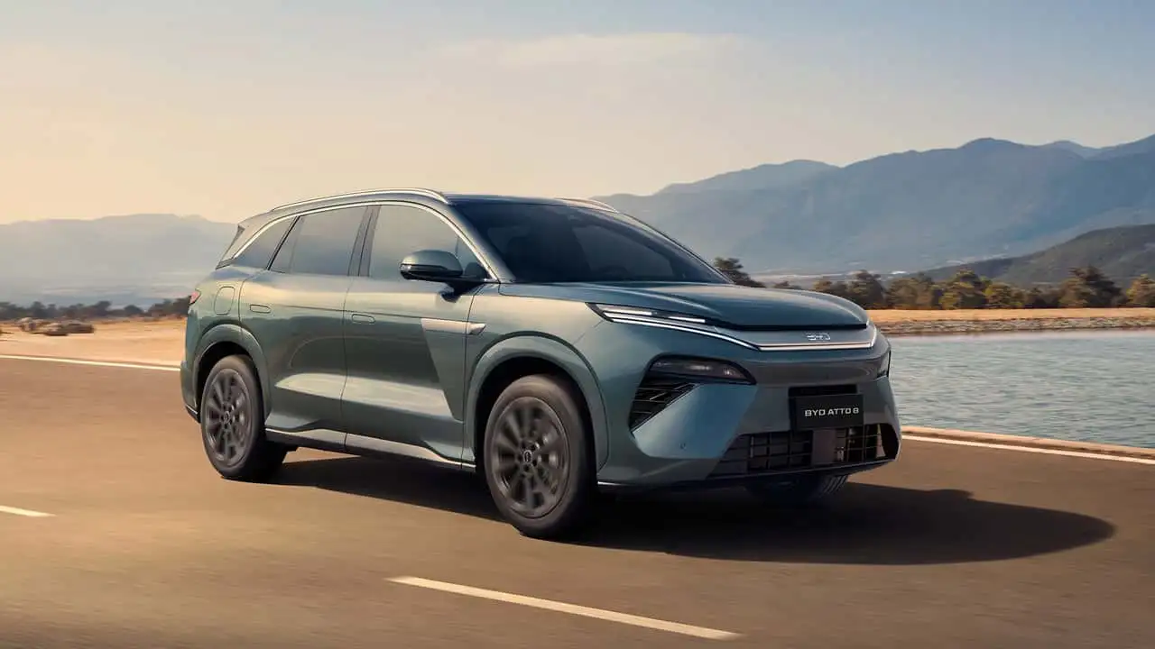BYD Atto 8 é confirmado no Brasil e já tem previsão de lançamento
