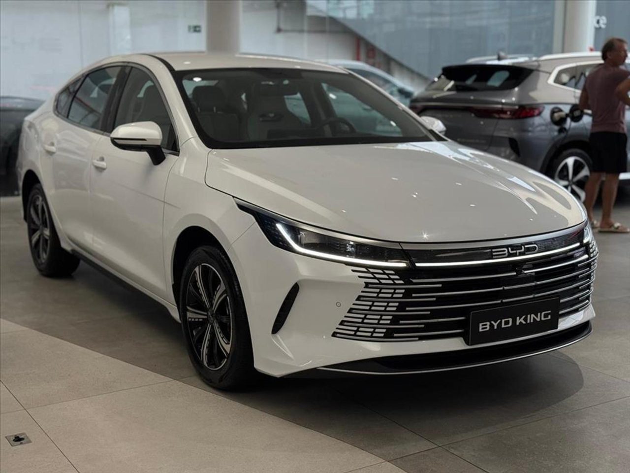 BYD corta R$ 37 mil do preço do King GL 2026 para PcD em novembro