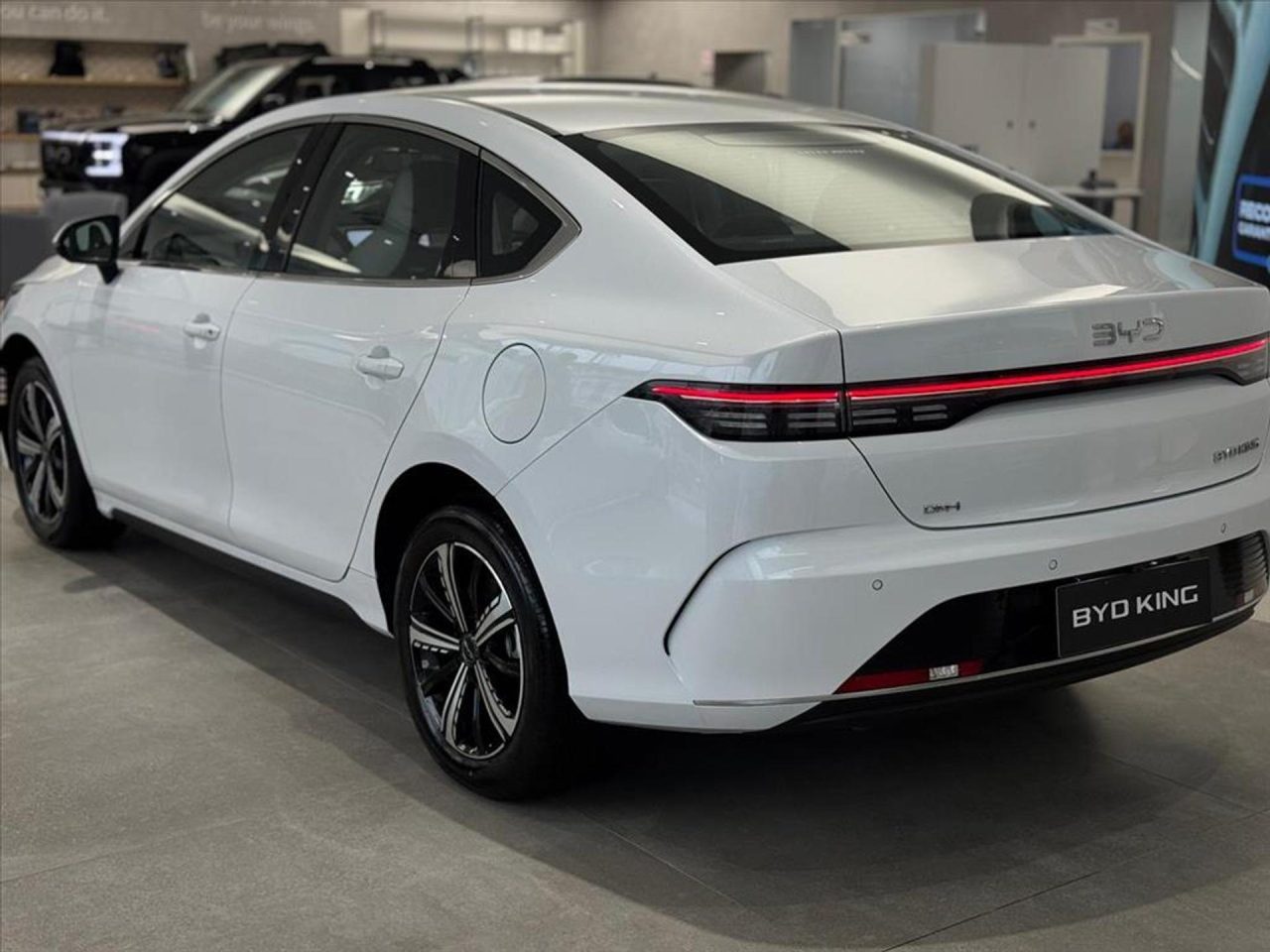 BYD corta R$ 37 mil do preço do King GL 2026 para PcD em novembro