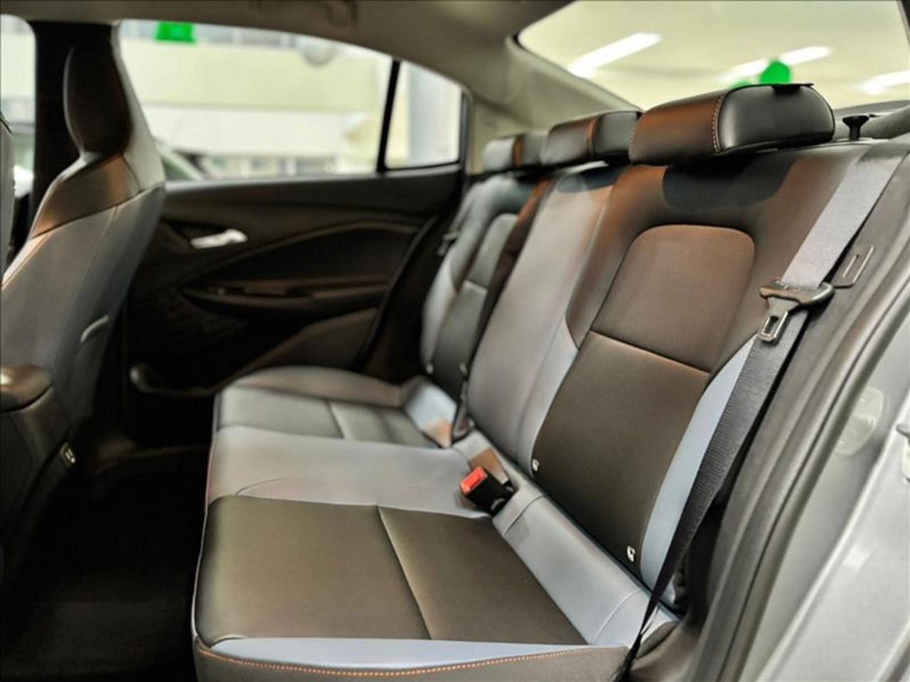 Chevrolet reduz em R$ 30.085 o preço do Onix Plus Premier 2026 para PcD em novembro