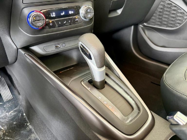 O que significam P, R, N e D no câmbio automático do carro?