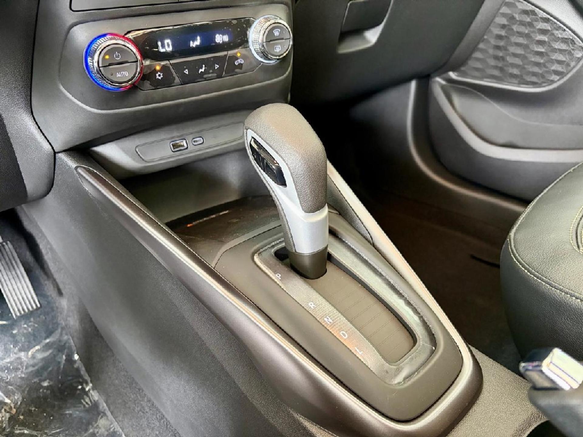 O que significam P, R, N e D no câmbio automático do carro?
