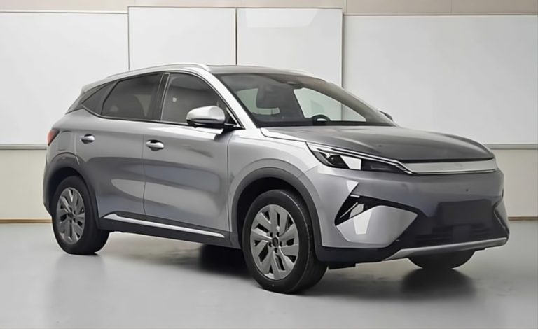 Novo BYD Yuan Plus ganha bateria maior e autonomia de até 650 km na China