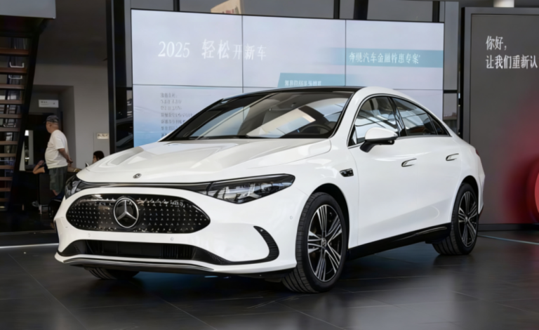 Mercedes-Benz estreia o CLA elétrico produzido na China