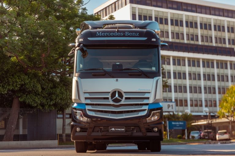 Mercedes-Benz lança série comemorativa pelos 15 anos do Actros