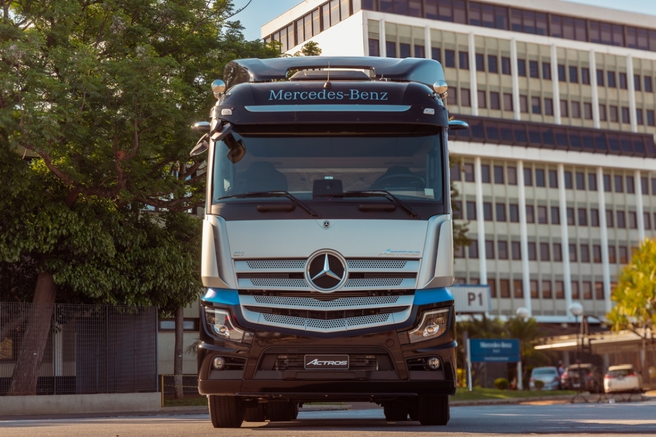Mercedes-Benz lança série comemorativa pelos 15 anos do Actros