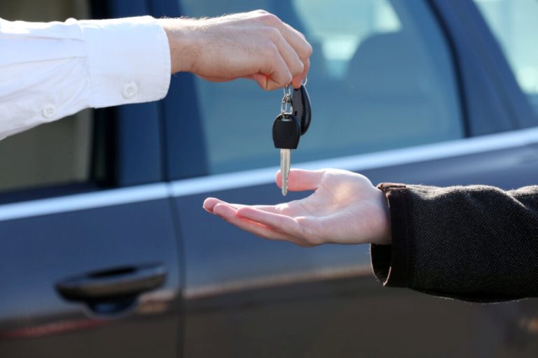Vale a pena refinanciar o carro? Entenda antes de decidir