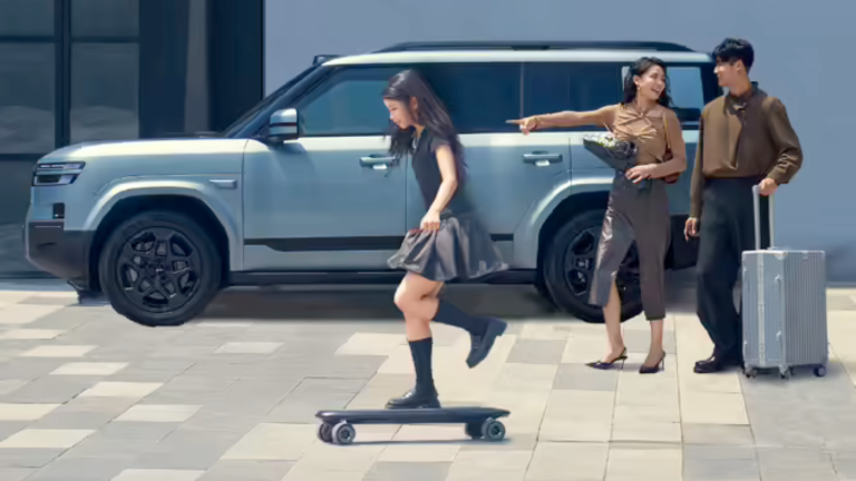 Fang Cheng Bao Ti7 estreia na China com skate elétrico embutido