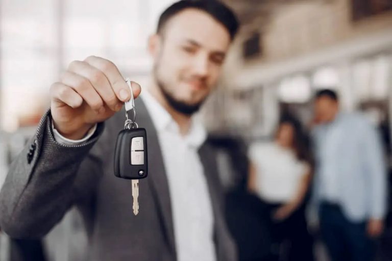 Comprar ou assinar carro: qual opção vale mais a pena hoje?