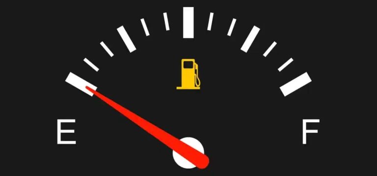Tanque na reserva? Veja os perigos que você corre ao dirigir assim