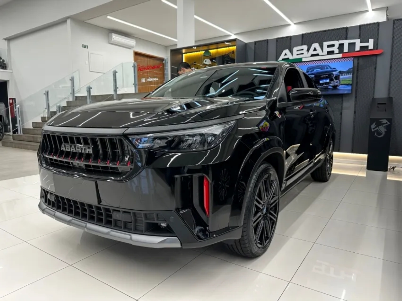 Fiat Fastback 2026 fica mais caro; Abarth se aproxima de R$ 180 mil