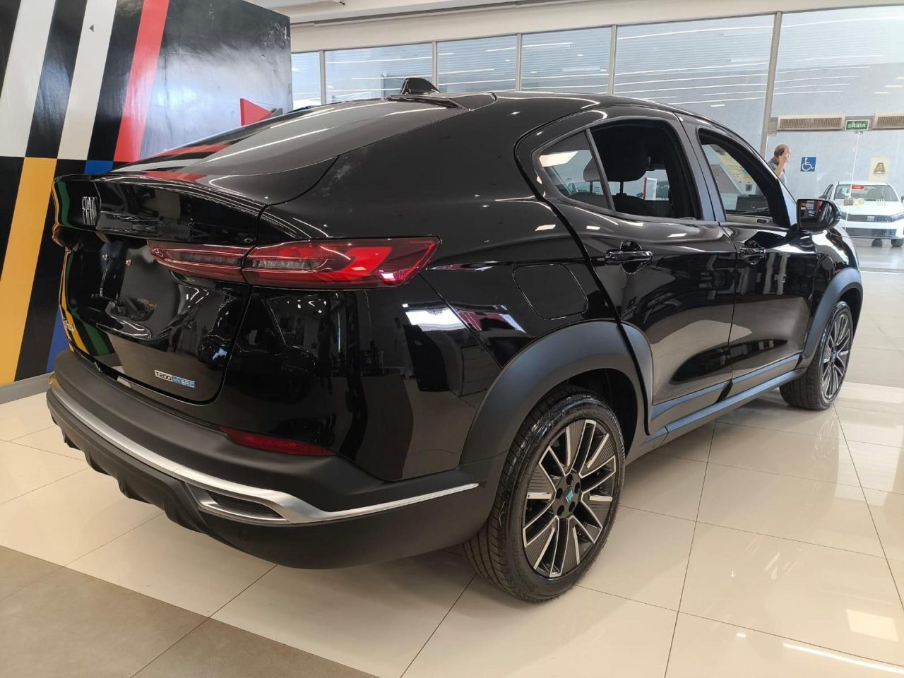 Fiat reduz em R$ 28.500 o preço da Fastback Audace Hybrid 2026 para PcD em novembro