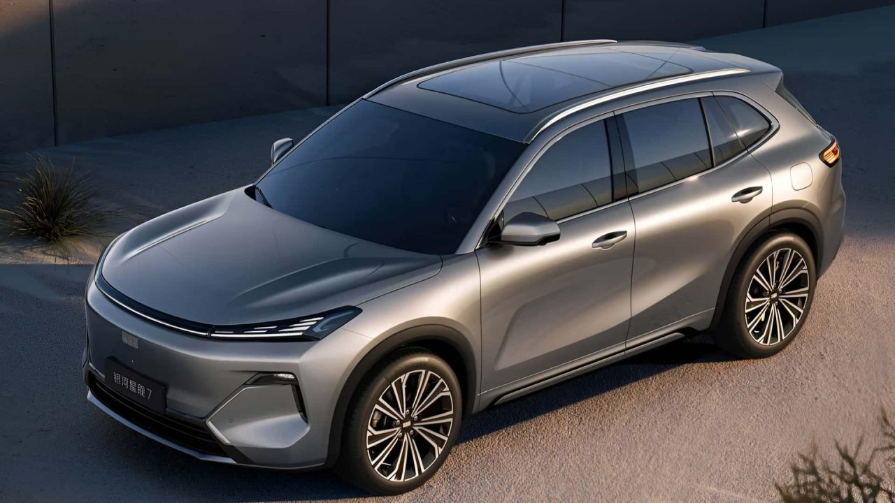 Geely estreia produção nacional com SUV híbrido EX5 EM-i