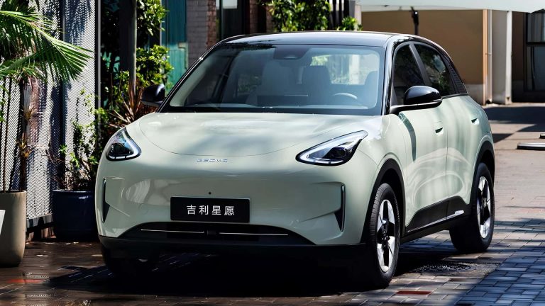 Novo Geely EX2 chega ao Brasil para rivalizar com o BYD Dolphin