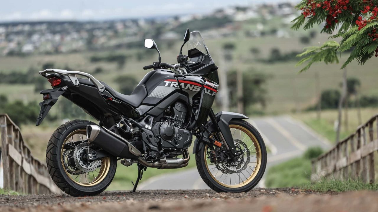 Honda XL 750 Transalp estreia no Brasil com 69,3 cv e preço a partir de R$ 65.545