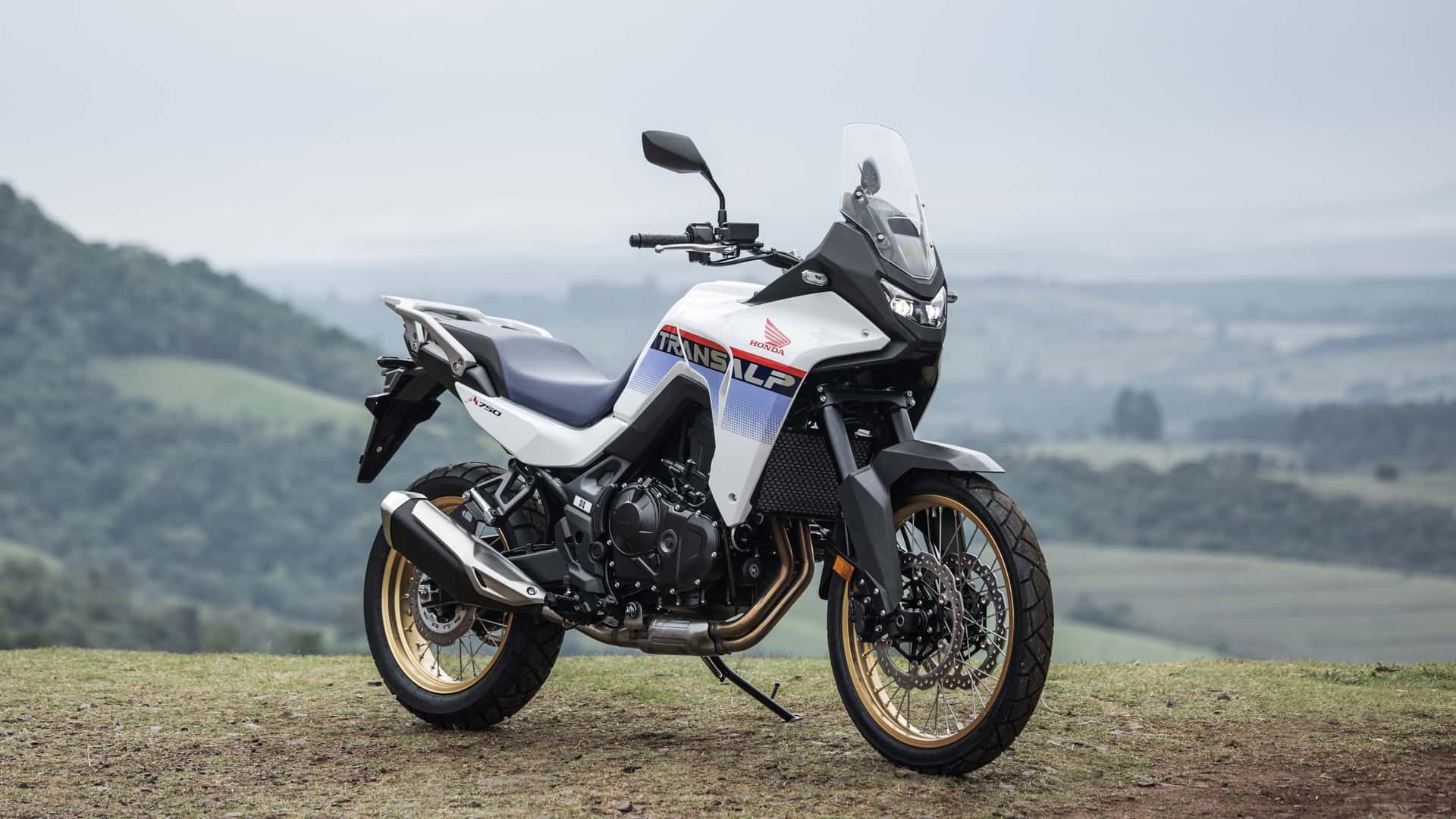 Honda XL 750 Transalp estreia no Brasil com 69,3 cv e preço a partir de R$ 65.545