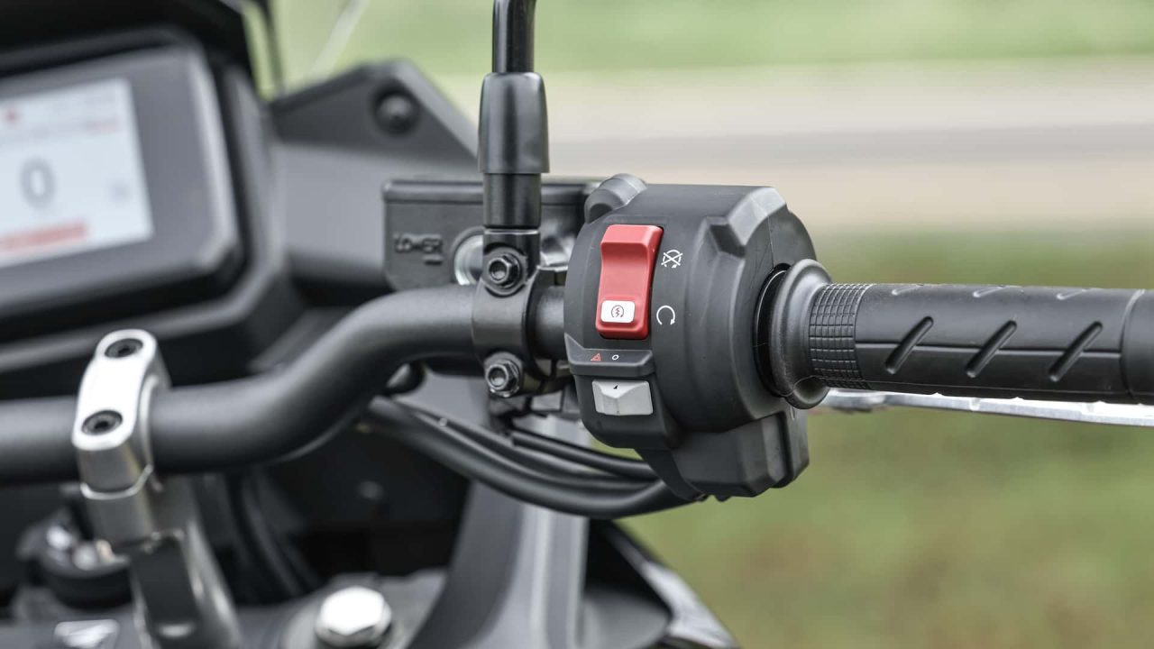 Honda XL 750 Transalp estreia no Brasil com 69,3 cv e preço a partir de R$ 65.545