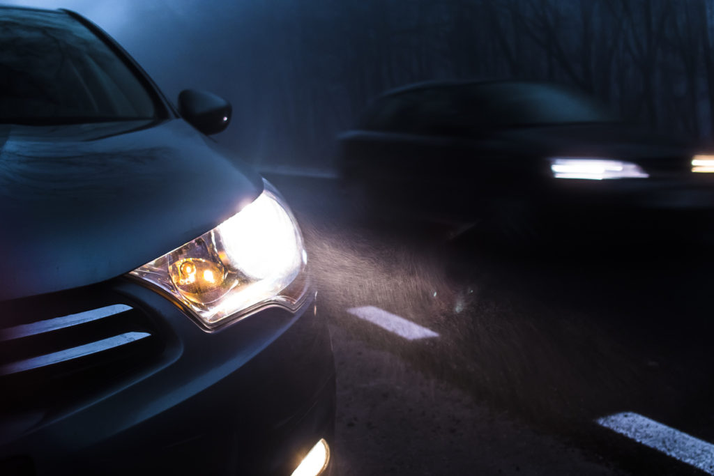 Faróis do carro: quando acender cada tipo e por quê