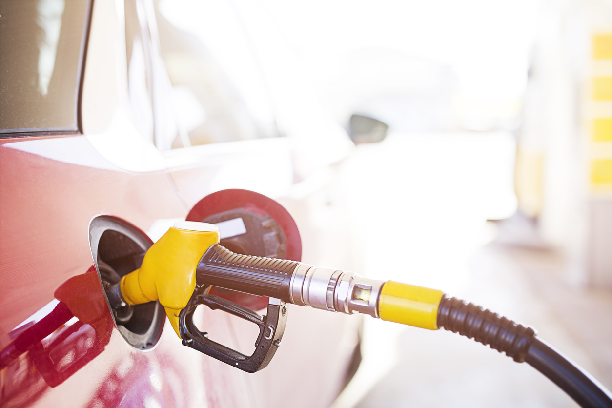 Qual gasolina escolher: comum, aditivada ou premium?