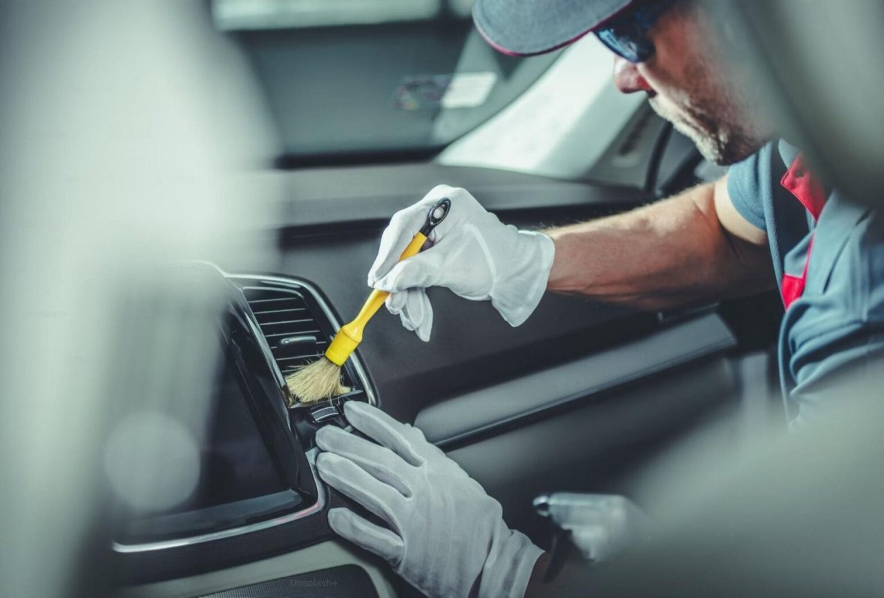 Ar-condicionado do carro parou de gelar? Veja como solucionar