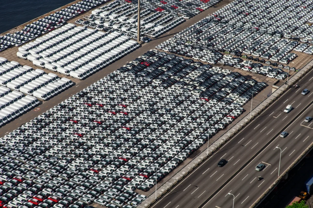 Carros de leilão: vale a pena comprar? Entenda os prós e contras