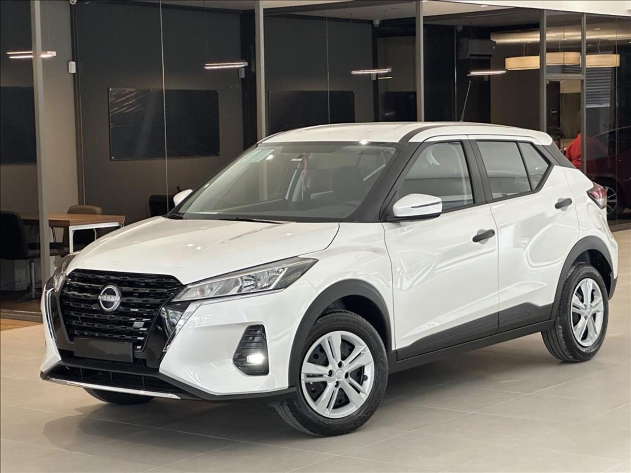 Preço do Nissan Kicks Play 2026 é reduzido em R$ 26.200 para PcD em novembro