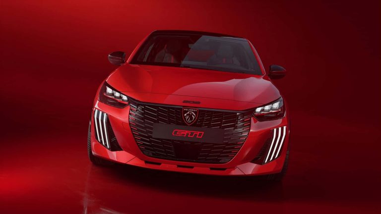 Peugeot leva o novo E-208 GTi ao Salão do Automóvel