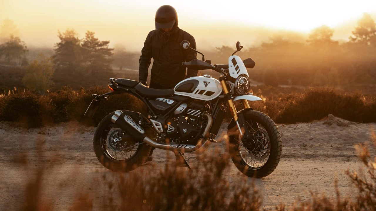 Triumph antecipa chegada da Scrambler 400 XC ao Brasil